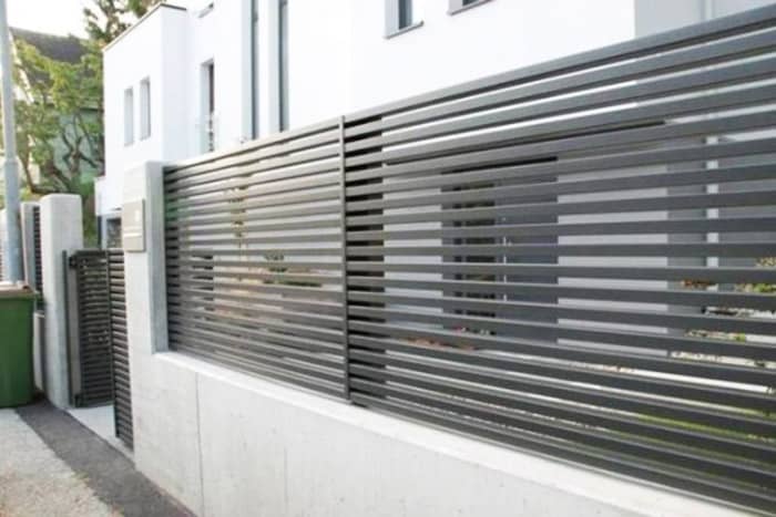 Mẫu Hàng Rào Sắt Biệt Thự hộp ngang đơn giản