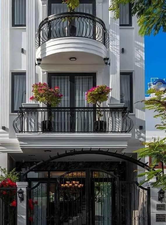 mẫu lan can sắt nhà phố đẹp, bền và đẳng cấp