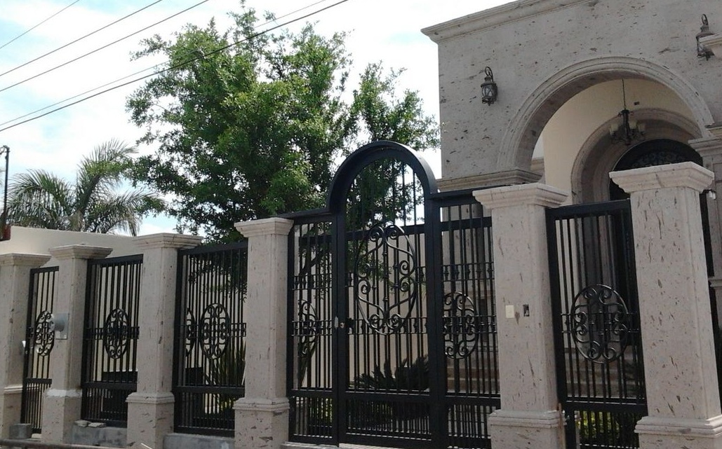 Mẫu Hàng Rào Sắt Mỹ Thuật Tân Cổ Điển