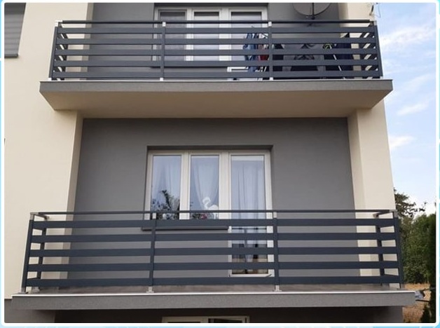 Mẫu lan can sắt hộp ngang đẹp đơn giản cho ban công