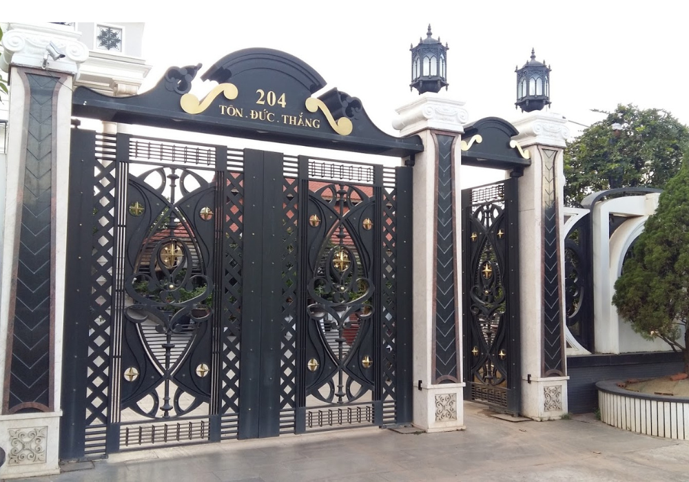 mẫu cửa sắt mỹ thuật biet thu