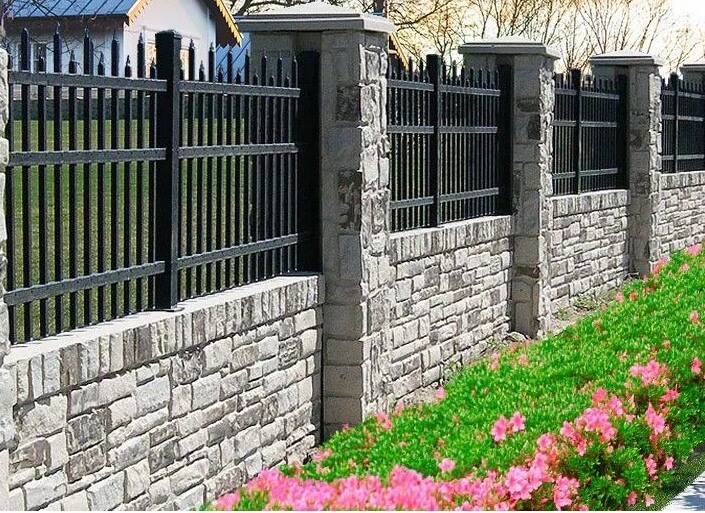 Hàng Rào Sắt Hộp Thanh Đứng