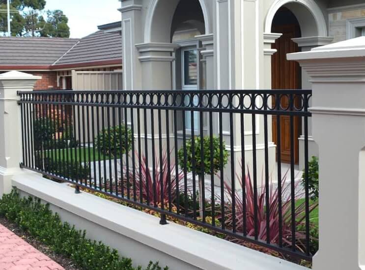 Hàng Rào Sắt Hộp Thanh Đứng